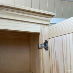 73672 Pine Two Door Pantry -Wilmington 73672 4